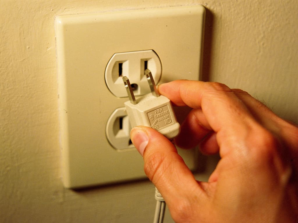 How to Add Connectors to Claude (Chat, Desktop & Cowork)